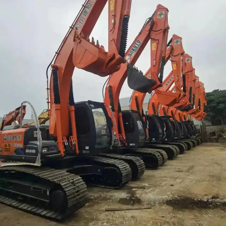 Japan Made Used Excavator Hitachi Ex200-1,Ex200 With Good Condition And Best Price Excavator Machine in Shanghai - حفارات زحافة: صور 1 Japan Made Used Excavator Hitachi Ex200-1,Ex200 With Good Condition And Best Price Excavator Machine in Shanghai - حفارات زحافة: صور 1