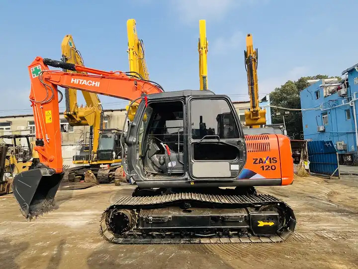 Japan Original 12 ton Used Excavator Hitachi ZX120 in good condition for Sale - حفارات زحافة: صور 4 Japan Original 12 ton Used Excavator Hitachi ZX120 in good condition for Sale - حفارات زحافة: صور 4