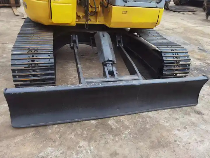Japan Surplus Backhoe Excavator Komatsu Pc78us Pc60 Tracked Excavator With Blade Dozer For The Philippines in Shanghai - حفارات زحافة: صور 5 Japan Surplus Backhoe Excavator Komatsu Pc78us Pc60 Tracked Excavator With Blade Dozer For The Philippines in Shanghai - حفارات زحافة: صور 5