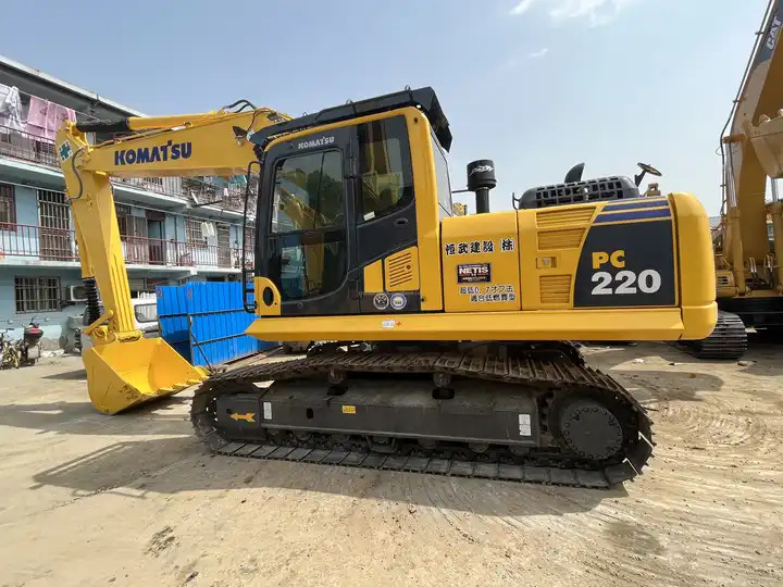 Komatsu Pc200-8 Pc200-7 Pc220-8 Excavator,Used Japan Original Komatsu Pc200-8 Excavator Shovel Hot Sale Spot,Low Price - حفارات زحافة: صور 5 Komatsu Pc200-8 Pc200-7 Pc220-8 Excavator,Used Japan Original Komatsu Pc200-8 Excavator Shovel Hot Sale Spot,Low Price - حفارات زحافة: صور 5