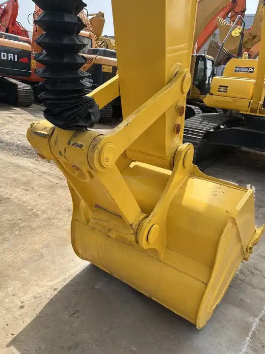 Komatsu Pc200-8 Pc200-7 Pc220-8 Excavator,Used Japan Original Komatsu Pc200-8 Excavator Shovel Hot Sale Spot,Low Price - حفارات زحافة: صور 4 Komatsu Pc200-8 Pc200-7 Pc220-8 Excavator,Used Japan Original Komatsu Pc200-8 Excavator Shovel Hot Sale Spot,Low Price - حفارات زحافة: صور 4