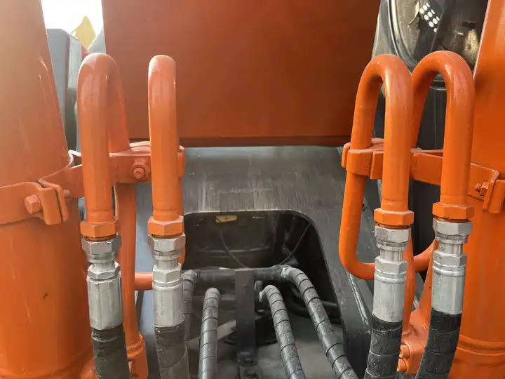 Original Japan Used Hitachi excavator ZX200-3G in good condition for sale - حفارات زحافة: صور 4 Original Japan Used Hitachi excavator ZX200-3G in good condition for sale - حفارات زحافة: صور 4