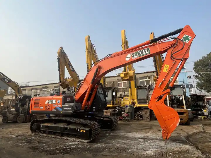 Original Japan Used Hitachi excavator ZX200-3G in good condition for sale - حفارات زحافة: صور 2 Original Japan Used Hitachi excavator ZX200-3G in good condition for sale - حفارات زحافة: صور 2