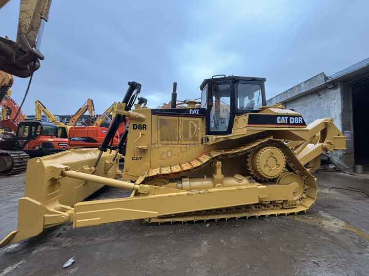 Original Second Hand Cat Bulldozer Caterpillar D8r 40 Tons Bulldozer with Good Quality in Low Price for Sale - بلدوزر: صور 3 Original Second Hand Cat Bulldozer Caterpillar D8r 40 Tons Bulldozer with Good Quality in Low Price for Sale - بلدوزر: صور 3
