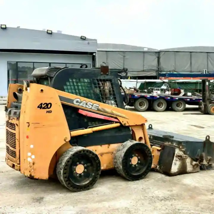 Original Second hand CASE skid steer loader 420 for sale compact skid steers loaders 440 430 420 in stock - شيول صغير: صور 1 Original Second hand CASE skid steer loader 420 for sale compact skid steers loaders 440 430 420 in stock - شيول صغير: صور 1