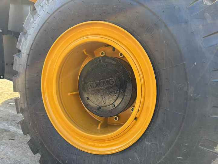 Original Used Brand XCM G 5t Wheel Loader ZL50GN With 4.5m3 Bucket on Sale with Good Condition - اللودر بعجل: صور 5 Original Used Brand XCM G 5t Wheel Loader ZL50GN With 4.5m3 Bucket on Sale with Good Condition - اللودر بعجل: صور 5