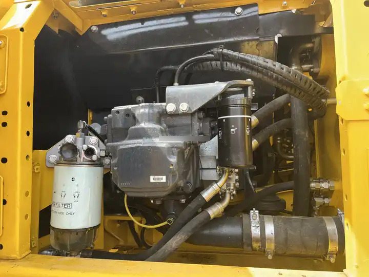 Second hand komatsu PC200 pc200-7 pc200-8 pc220 excavator low price high quality Construction works machinery in good condition - حفارات زحافة: صور 5 Second hand komatsu PC200 pc200-7 pc200-8 pc220 excavator low price high quality Construction works machinery in good condition - حفارات زحافة: صور 5