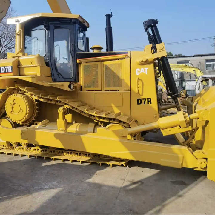 Used Bulldozers CAT D7R D8R with low price in Low Working Hour - بلدوزر: صور 2 Used Bulldozers CAT D7R D8R with low price in Low Working Hour - بلدوزر: صور 2