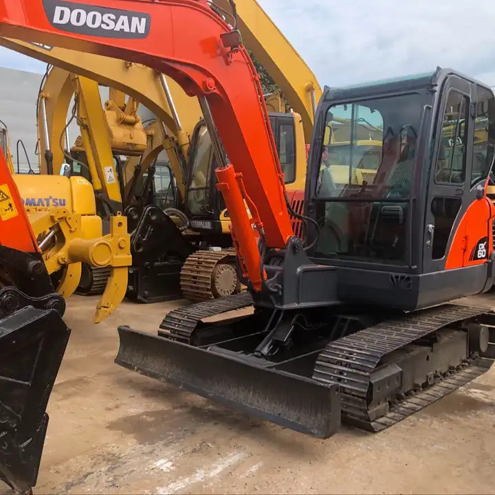 Used Doosan dx60 dh60 dx55 dh55 mini excavator 6 ton - حفارات زحافة: صور 2 Used Doosan dx60 dh60 dx55 dh55 mini excavator 6 ton - حفارات زحافة: صور 2