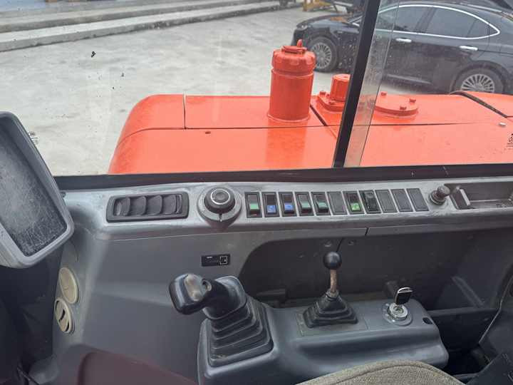 Used Excavator Doosan Dx60 Dx80 Dx75 Excavators Machinery Doosan Dx60 Dx80 Dx75 Dx225 Good Condition Low Price - حفارات زحافة: صور 3 Used Excavator Doosan Dx60 Dx80 Dx75 Excavators Machinery Doosan Dx60 Dx80 Dx75 Dx225 Good Condition Low Price - حفارات زحافة: صور 3