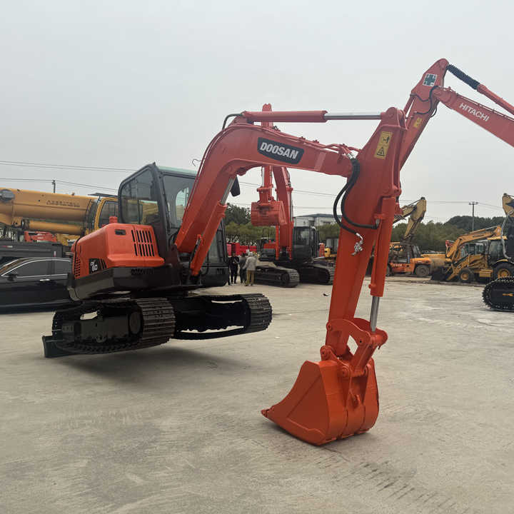 Used Excavator Doosan Dx60 Excavators Earth-moving Machinery Doosan Dx60 Dx80 Dx75 Dx225 Dh55 Dx60-9c for Sale - حفارات زحافة: صور 1 Used Excavator Doosan Dx60 Excavators Earth-moving Machinery Doosan Dx60 Dx80 Dx75 Dx225 Dh55 Dx60-9c for Sale - حفارات زحافة: صور 1