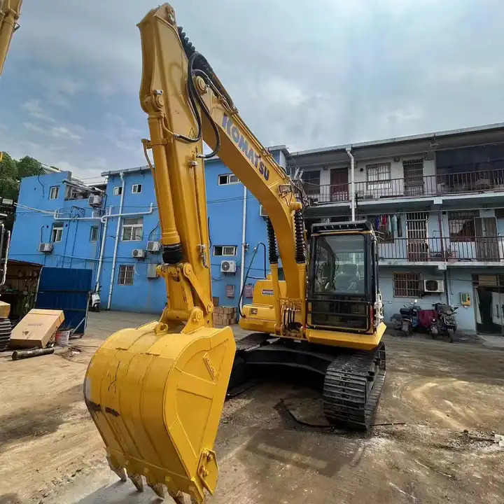 Used Japan Original 13ton Komatsu PC130-7 Excavator hydraulic crawler excavator - حفارات زحافة: صور 1 Used Japan Original 13ton Komatsu PC130-7 Excavator hydraulic crawler excavator - حفارات زحافة: صور 1