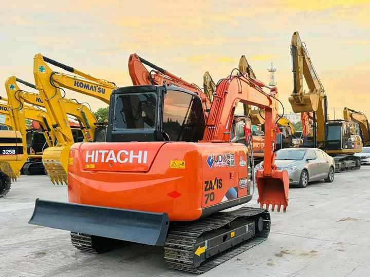 Used Japanese Excavator Hitachi 70 for Sale Hitachi 70 Excavator Hitachi Zx70 - حفارة: صور 5 Used Japanese Excavator Hitachi 70 for Sale Hitachi 70 Excavator Hitachi Zx70 - حفارة: صور 5