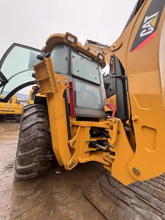 Used caterpillar backhoe loader CAT 420F2 in good condition for sale - حفار متعدد الاستخدام: صور 4 Used caterpillar backhoe loader CAT 420F2 in good condition for sale - حفار متعدد الاستخدام: صور 4