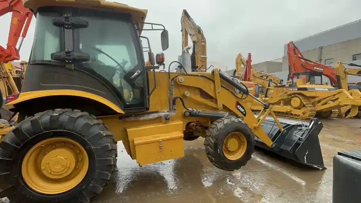 Used caterpillar backhoe loader CAT 420F2 in good condition for sale - حفار متعدد الاستخدام: صور 3 Used caterpillar backhoe loader CAT 420F2 in good condition for sale - حفار متعدد الاستخدام: صور 3