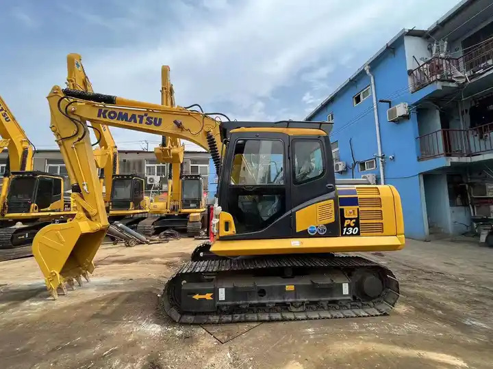 Used cheap Japan Komatsu PC130-7 medium digger Komatsu PC130-7 for sale, used komatsu 13ton mini excavators - حفارات زحافة: صور 4 Used cheap Japan Komatsu PC130-7 medium digger Komatsu PC130-7 for sale, used komatsu 13ton mini excavators - حفارات زحافة: صور 4