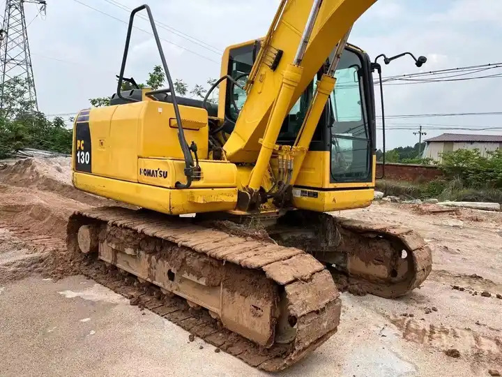 Used komatsu medium excavator PC130-7 /KOMATSU 130-7/ used japanese komatsu excavator 13 ton for sale - حفارات زحافة: صور 5 Used komatsu medium excavator PC130-7 /KOMATSU 130-7/ used japanese komatsu excavator 13 ton for sale - حفارات زحافة: صور 5