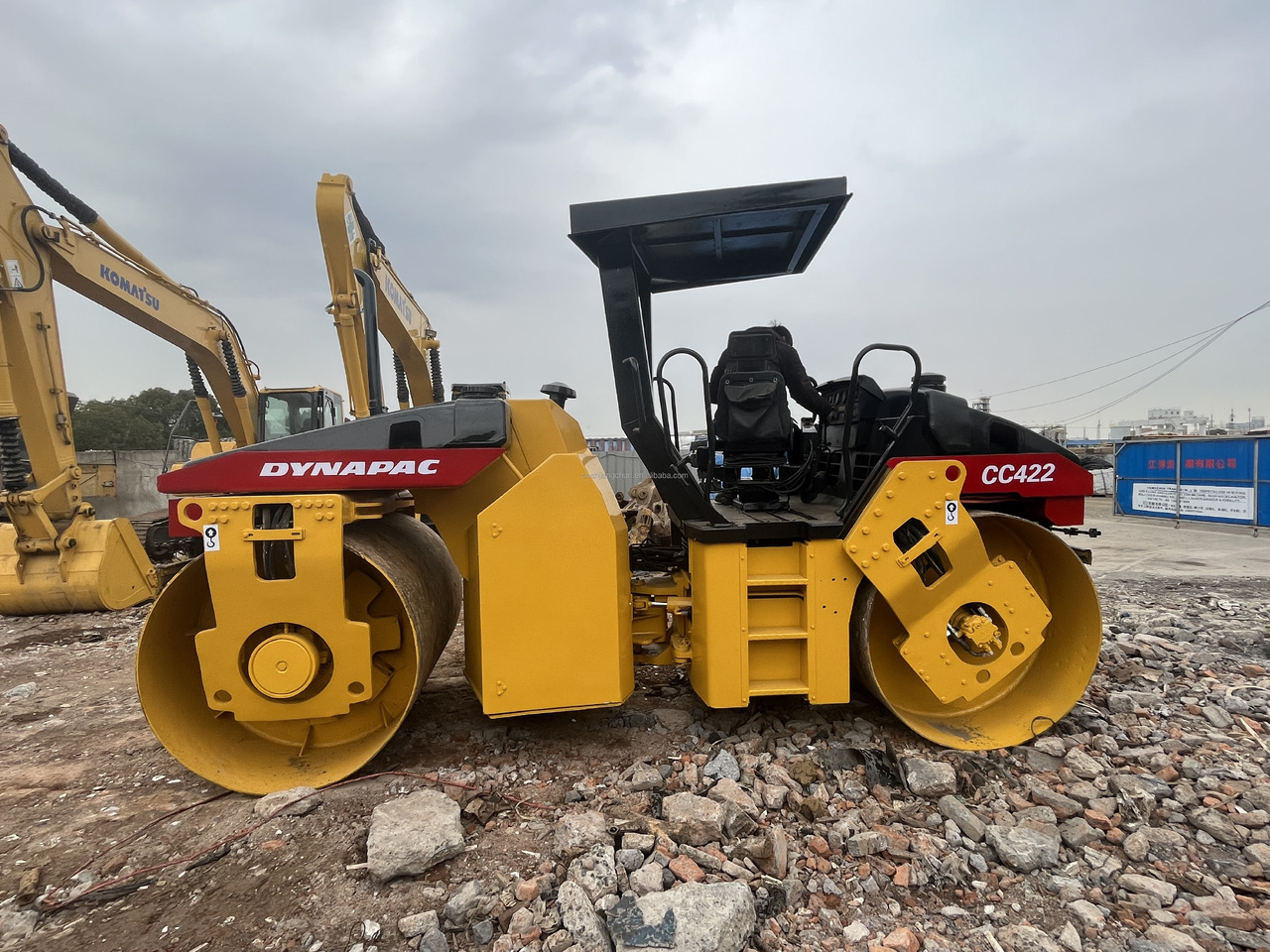 Used road roller Dynapac CC422 with Double Drum Roller in Good Condition - مدحلة الأسفلت: صور 4 Used road roller Dynapac CC422 with Double Drum Roller in Good Condition - مدحلة الأسفلت: صور 4