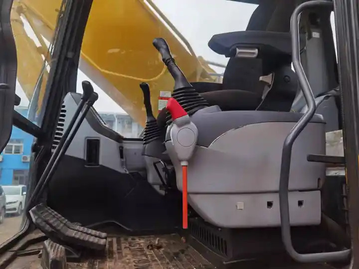 Well- Maintained Original Design Heavy Equipment Used Komatsu Pc300-7 Hydraulic Crawler Excavator In Shanghai - حفارات زحافة: صور 3 Well- Maintained Original Design Heavy Equipment Used Komatsu Pc300-7 Hydraulic Crawler Excavator In Shanghai - حفارات زحافة: صور 3