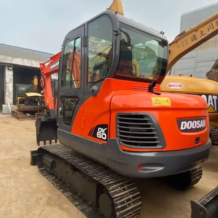 Dx60 dx55 ON SALE Doosan 6ton dx60 Used excavator in stock - حفارات زحافة: صور 1 Dx60 dx55 ON SALE Doosan 6ton dx60 Used excavator in stock - حفارات زحافة: صور 1
