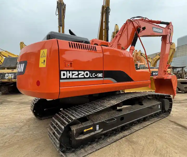 Used original Korea Doosan 20 ton excavator with cheap price and good condition DOOSAN Dx220LC-9e - حفارات زحافة: صور 2 Used original Korea Doosan 20 ton excavator with cheap price and good condition DOOSAN Dx220LC-9e - حفارات زحافة: صور 2