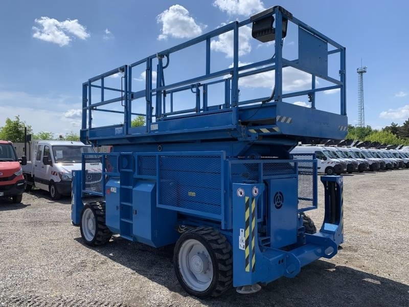 Genie GS5390 - 18m - 4x4 - Diesel - رافعات مقصية: صور 1 Genie GS5390 - 18m - 4x4 - Diesel - رافعات مقصية: صور 1
