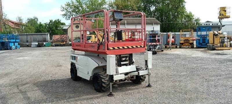 Haulotte Compact 10 DX - 4x4 - 10m - diesel - رافعات مقصية: صور 1 Haulotte Compact 10 DX - 4x4 - 10m - diesel - رافعات مقصية: صور 1