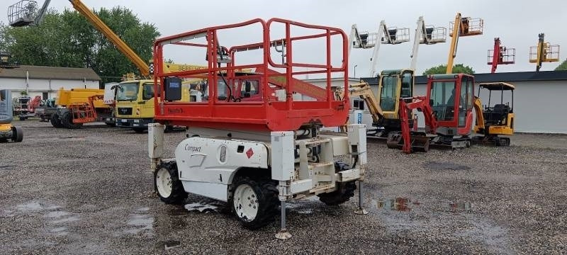 Haulotte Compact 10 DX - 4x4 - 10m - diesel - رافعات مقصية: صور 1 Haulotte Compact 10 DX - 4x4 - 10m - diesel - رافعات مقصية: صور 1