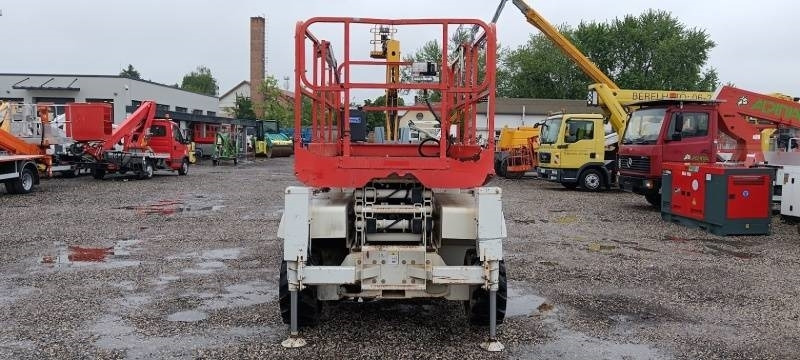 Haulotte Compact 10 DX - 4x4 - 10m - diesel - رافعات مقصية: صور 3 Haulotte Compact 10 DX - 4x4 - 10m - diesel - رافعات مقصية: صور 3