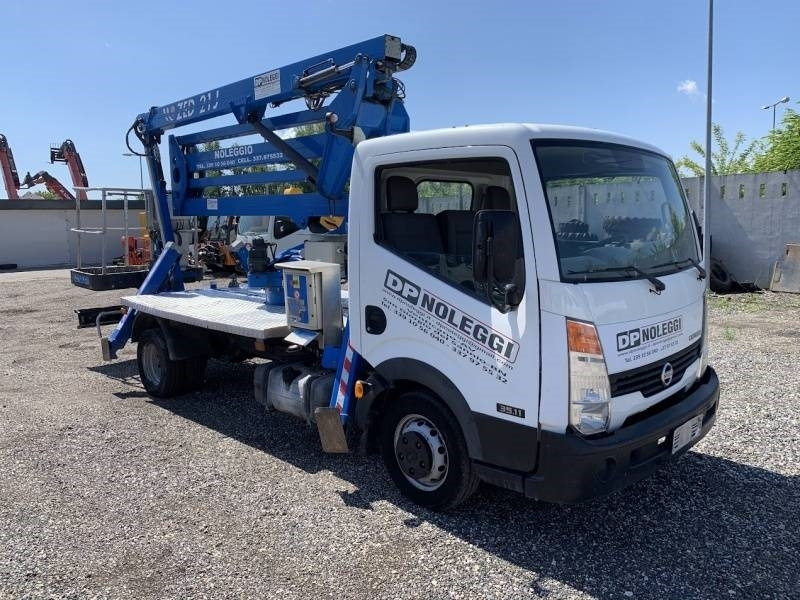 Nissan Cabstar CTE ZED 21 J - 21 m - 200 kg - مصاعد الازدهار محمولة على شاحنة: صور 1 Nissan Cabstar CTE ZED 21 J - 21 m - 200 kg - مصاعد الازدهار محمولة على شاحنة: صور 1