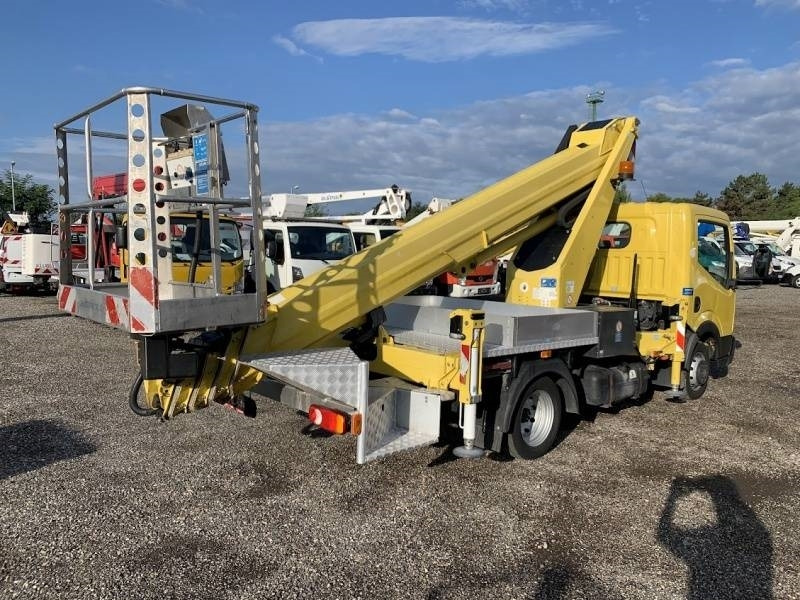 Nissan Cabstar Ruthmann TB270 - 27m - 225 kg - مصاعد الازدهار محمولة على شاحنة: صور 5 Nissan Cabstar Ruthmann TB270 - 27m - 225 kg - مصاعد الازدهار محمولة على شاحنة: صور 5