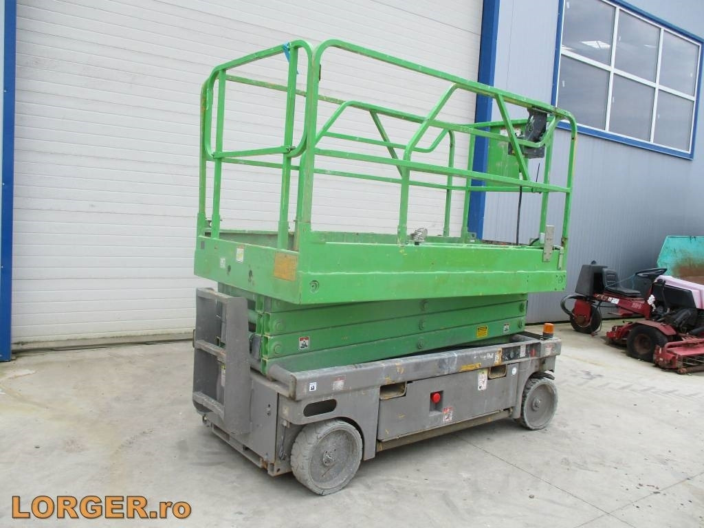Haulotte Compact 10 - رافعات مقصية: صور 1 Haulotte Compact 10 - رافعات مقصية: صور 1