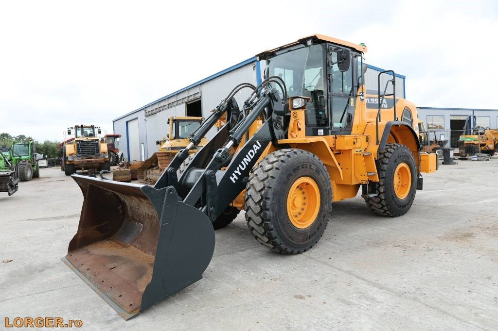 Hyundai HL 955 A - اللودر بعجل: صور 1 Hyundai HL 955 A - اللودر بعجل: صور 1