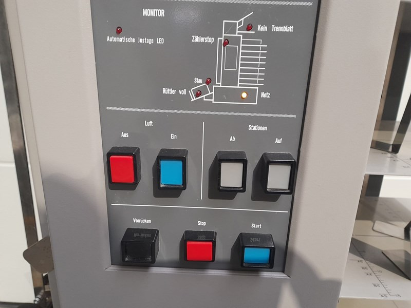 Horizon AC-8000 S | collator | 8 stations | 1992 - آلات الطباعة: صور 3 Horizon AC-8000 S | collator | 8 stations | 1992 - آلات الطباعة: صور 3