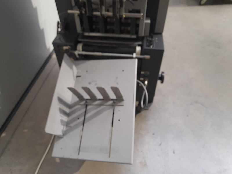 Horizon AC-8000 S | collator | 8 stations | 1992 - آلات الطباعة: صور 5 Horizon AC-8000 S | collator | 8 stations | 1992 - آلات الطباعة: صور 5