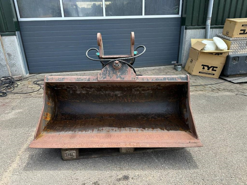 Pladdet CW10 tilt bucket / schwenklöffel / kantelbak graaf - بكت - آلات البناء: صور 3 Pladdet CW10 tilt bucket / schwenklöffel / kantelbak graaf - بكت - آلات البناء: صور 3