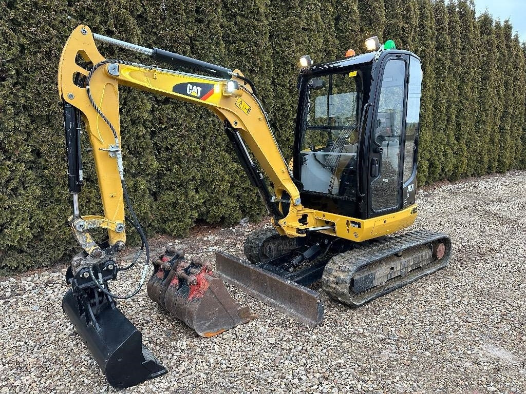 CAT 302.7 D CR - حفارة مصغرة: صور 1 CAT 302.7 D CR - حفارة مصغرة: صور 1