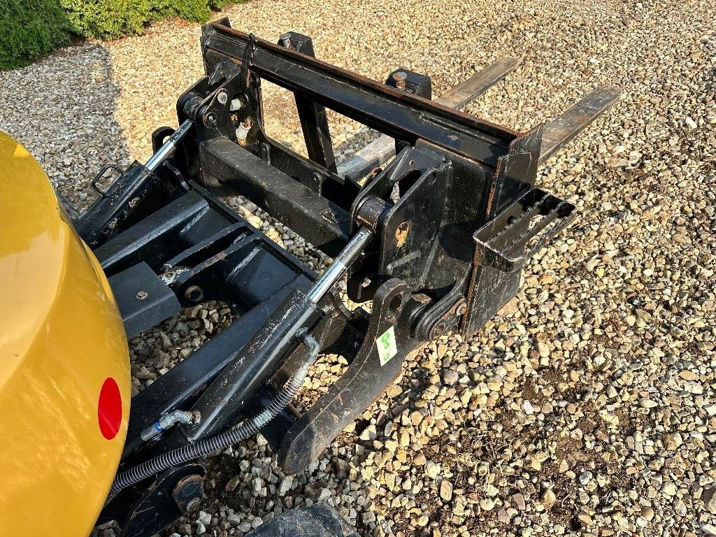 حفارة مصغرة CAT 304.5 E2 XTC: صور 8