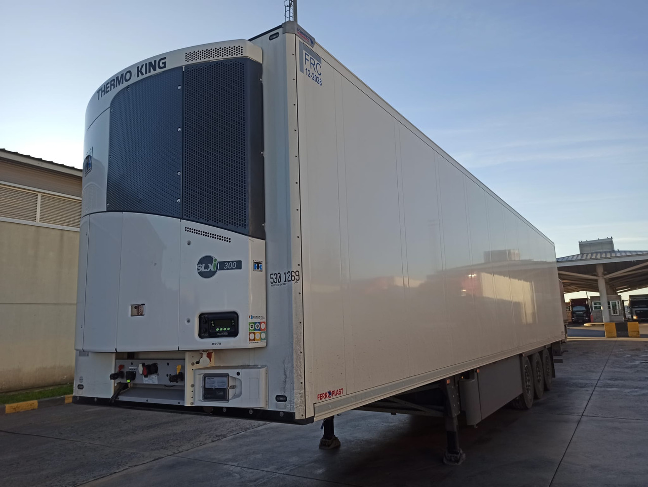 SCHMITZ CARGOBULL ThermoKing SKO 24/L - 13.4 FP COOL V7 FP 60 SMART - مبردة نصف مقطورة: صور 1 SCHMITZ CARGOBULL ThermoKing SKO 24/L - 13.4 FP COOL V7 FP 60 SMART - مبردة نصف مقطورة: صور 1