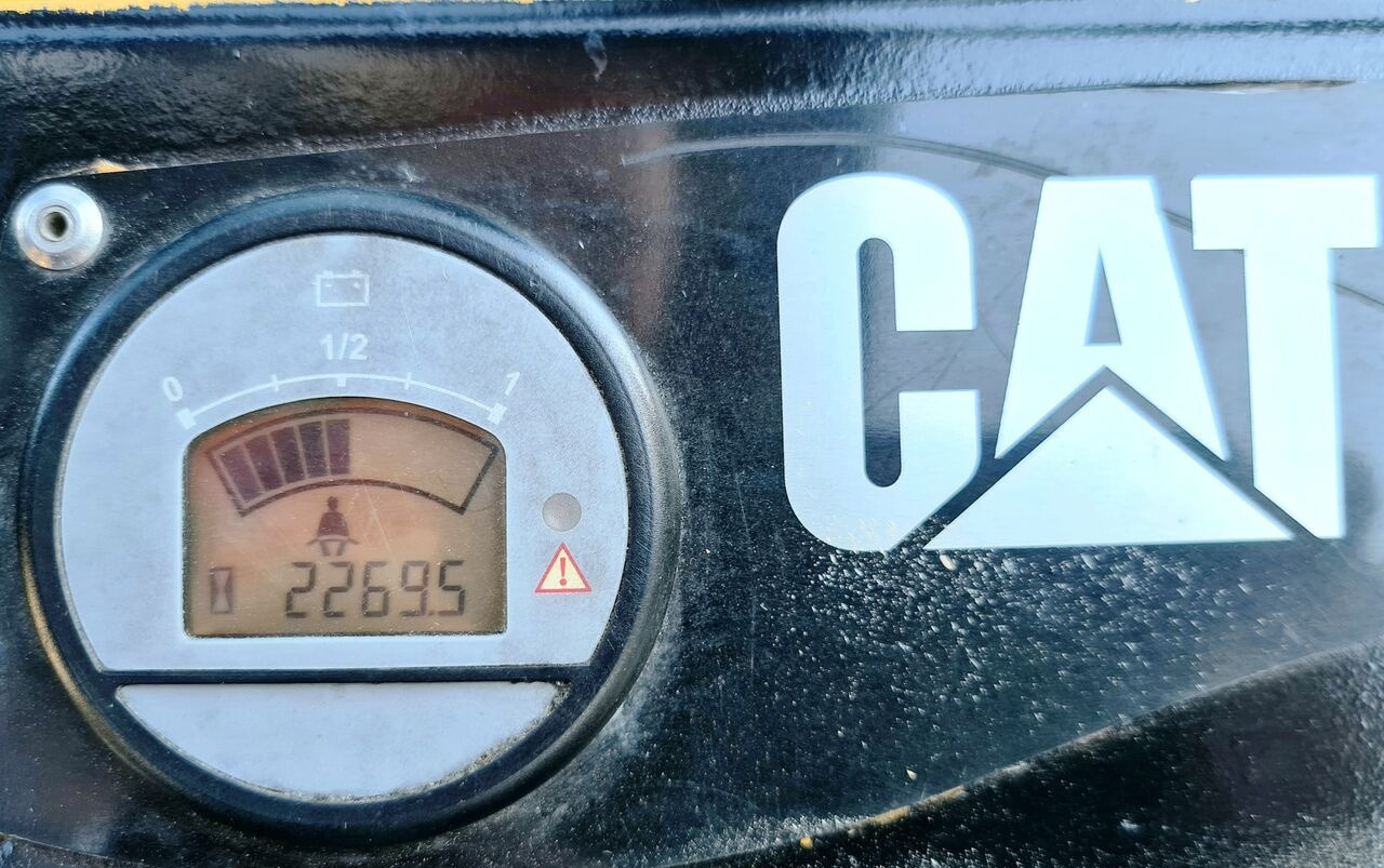 Caterpillar 15 - رافعة شوكية: صور 3 Caterpillar 15 - رافعة شوكية: صور 3