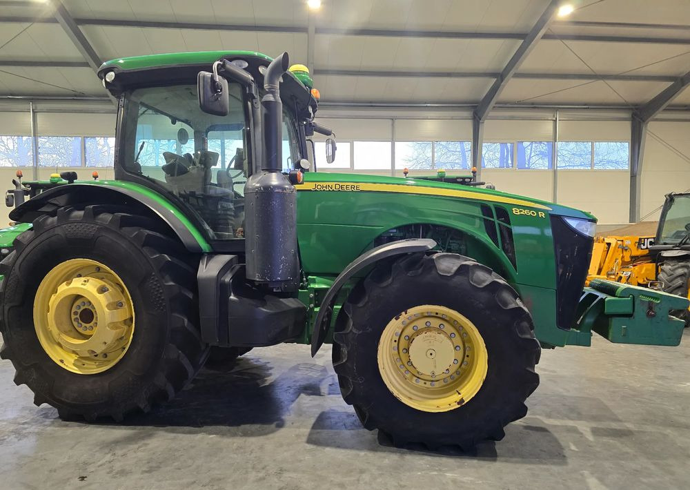 John Deere 8260R - جرار: صور 5 John Deere 8260R - جرار: صور 5
