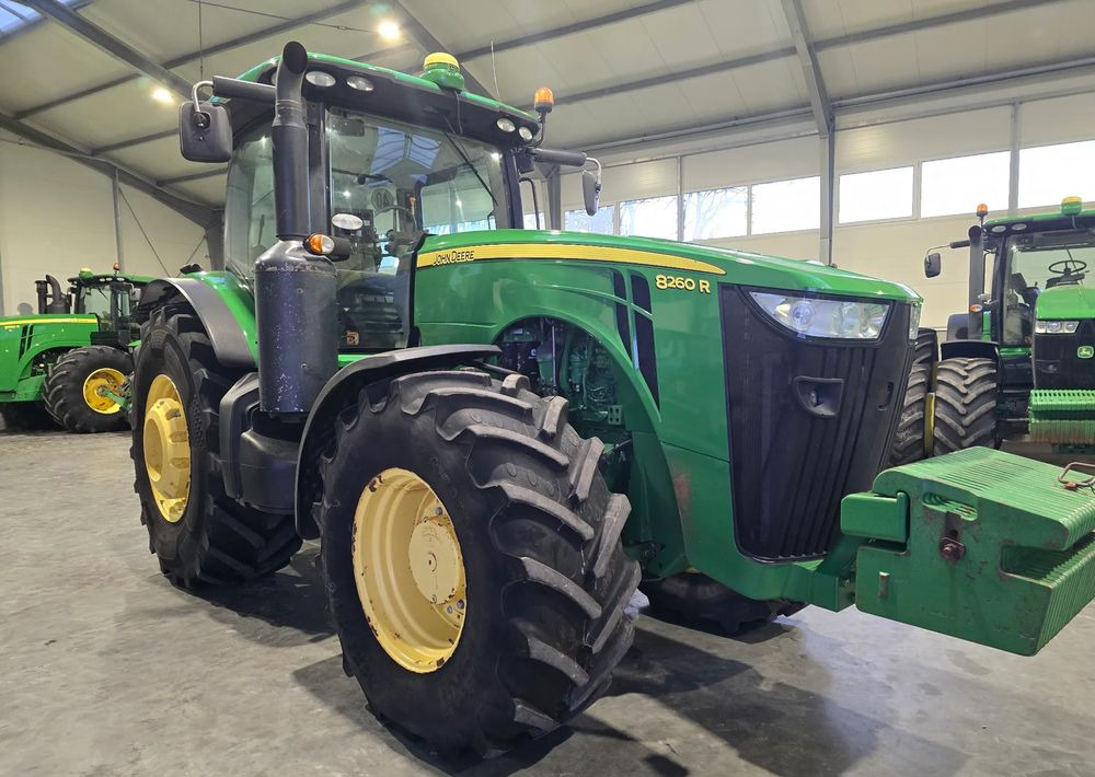 John Deere 8260R - جرار: صور 2 John Deere 8260R - جرار: صور 2