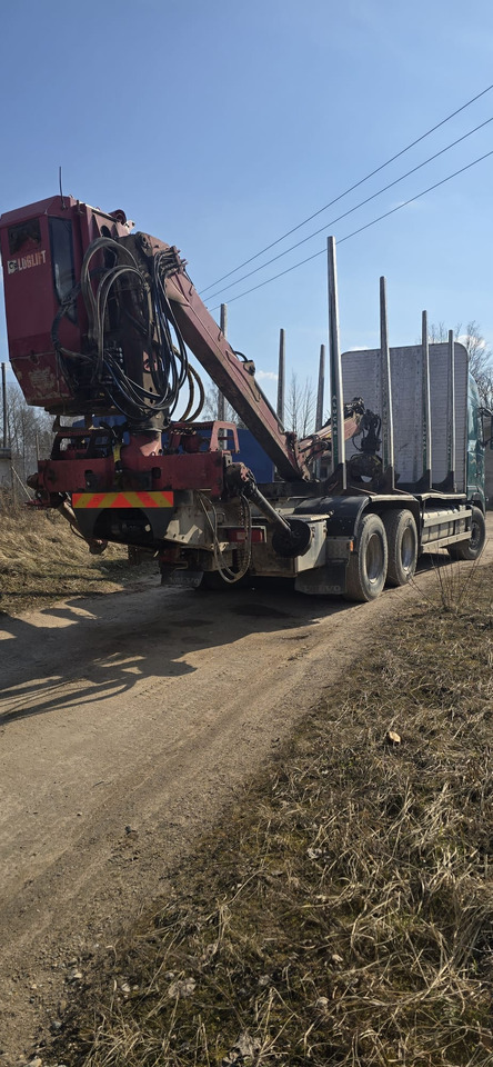 VOLVO FH 460 - شاحنة قطع الأشجار: صور 4 VOLVO FH 460 - شاحنة قطع الأشجار: صور 4