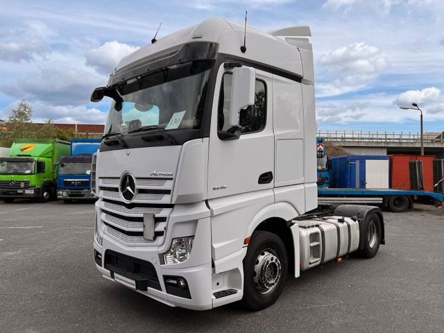 Mercedes-Benz Actros 1845 - شاحنة جرار: صور 3 Mercedes-Benz Actros 1845 - شاحنة جرار: صور 3