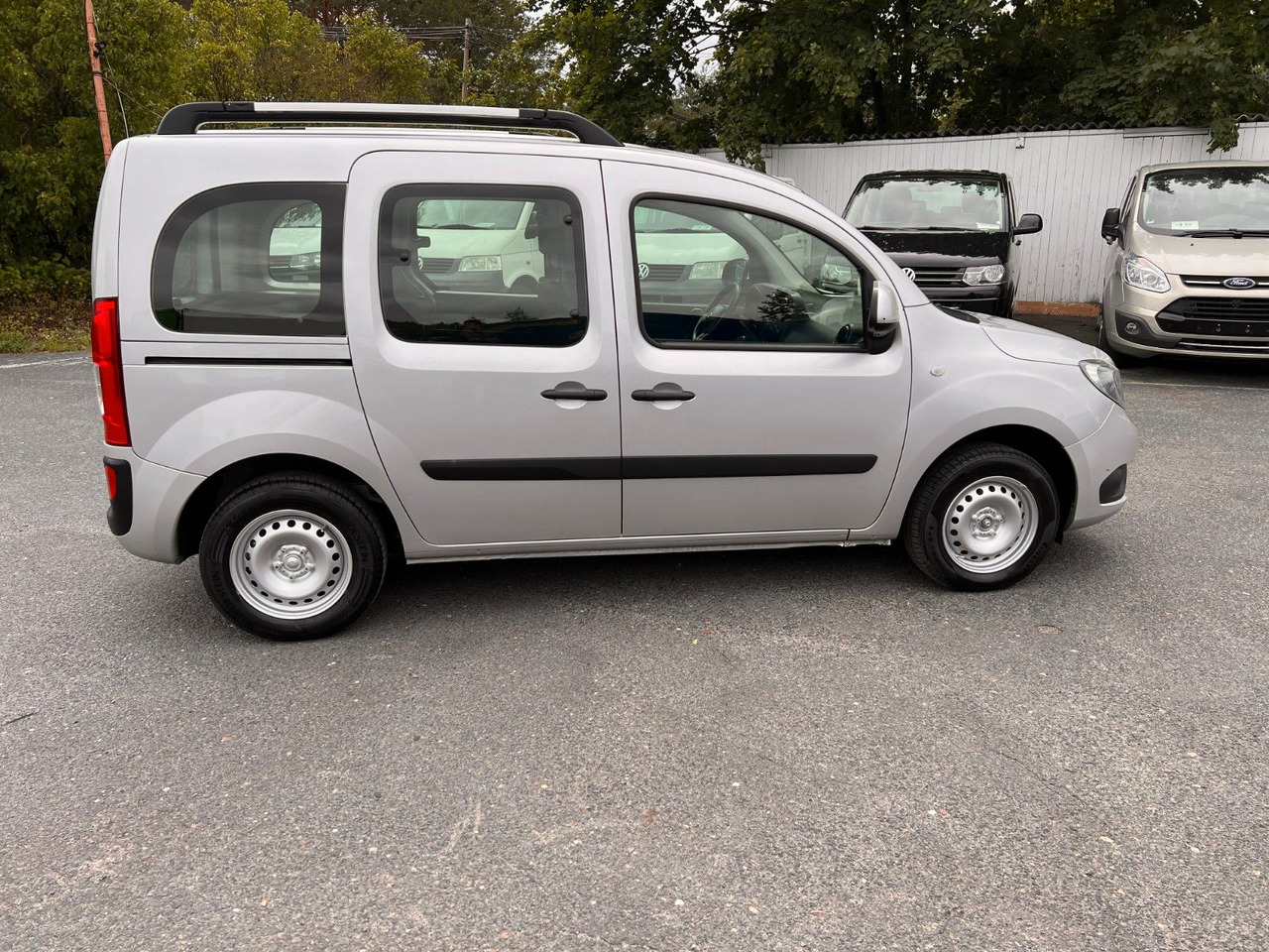 Mercedes-Benz Citan Kombi 111 CDI lang - ميكروباص: صور 5 Mercedes-Benz Citan Kombi 111 CDI lang - ميكروباص: صور 5