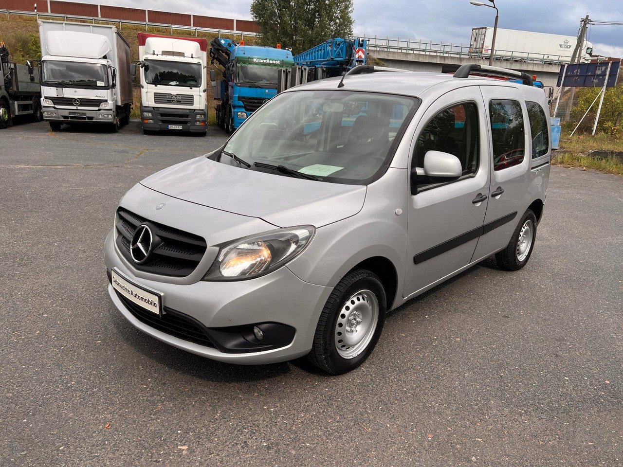 Mercedes-Benz Citan Kombi 111 CDI lang - ميكروباص: صور 3 Mercedes-Benz Citan Kombi 111 CDI lang - ميكروباص: صور 3