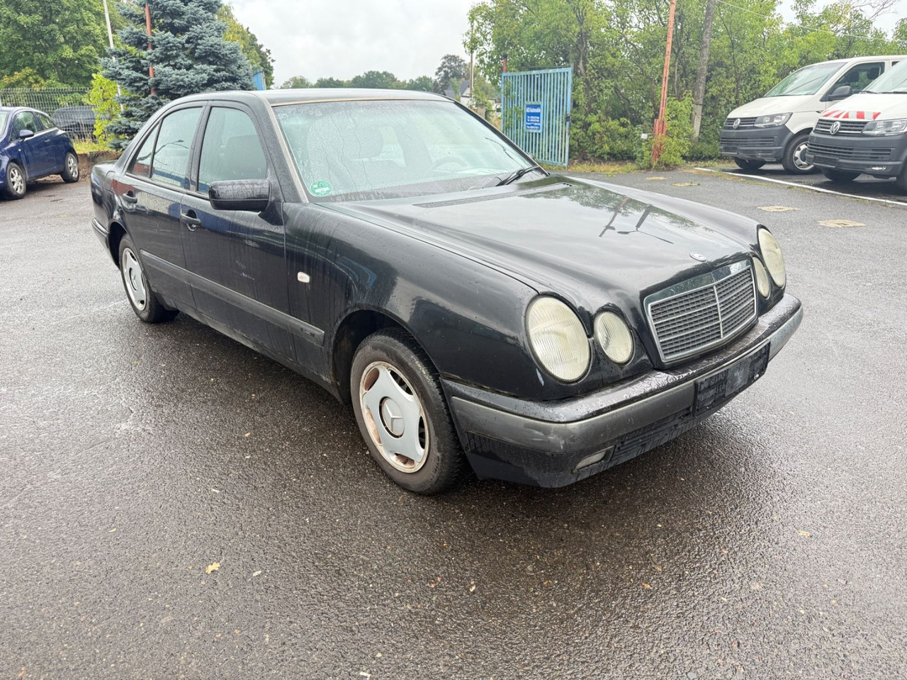 Mercedes-Benz E 200 - سيدان: صور 1 Mercedes-Benz E 200 - سيدان: صور 1