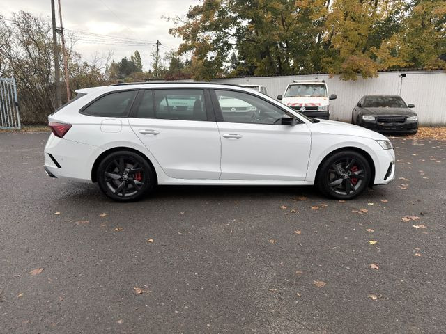 Skoda Octavia Combi RS First Edition - سيارة ستيشن: صور 5 Skoda Octavia Combi RS First Edition - سيارة ستيشن: صور 5