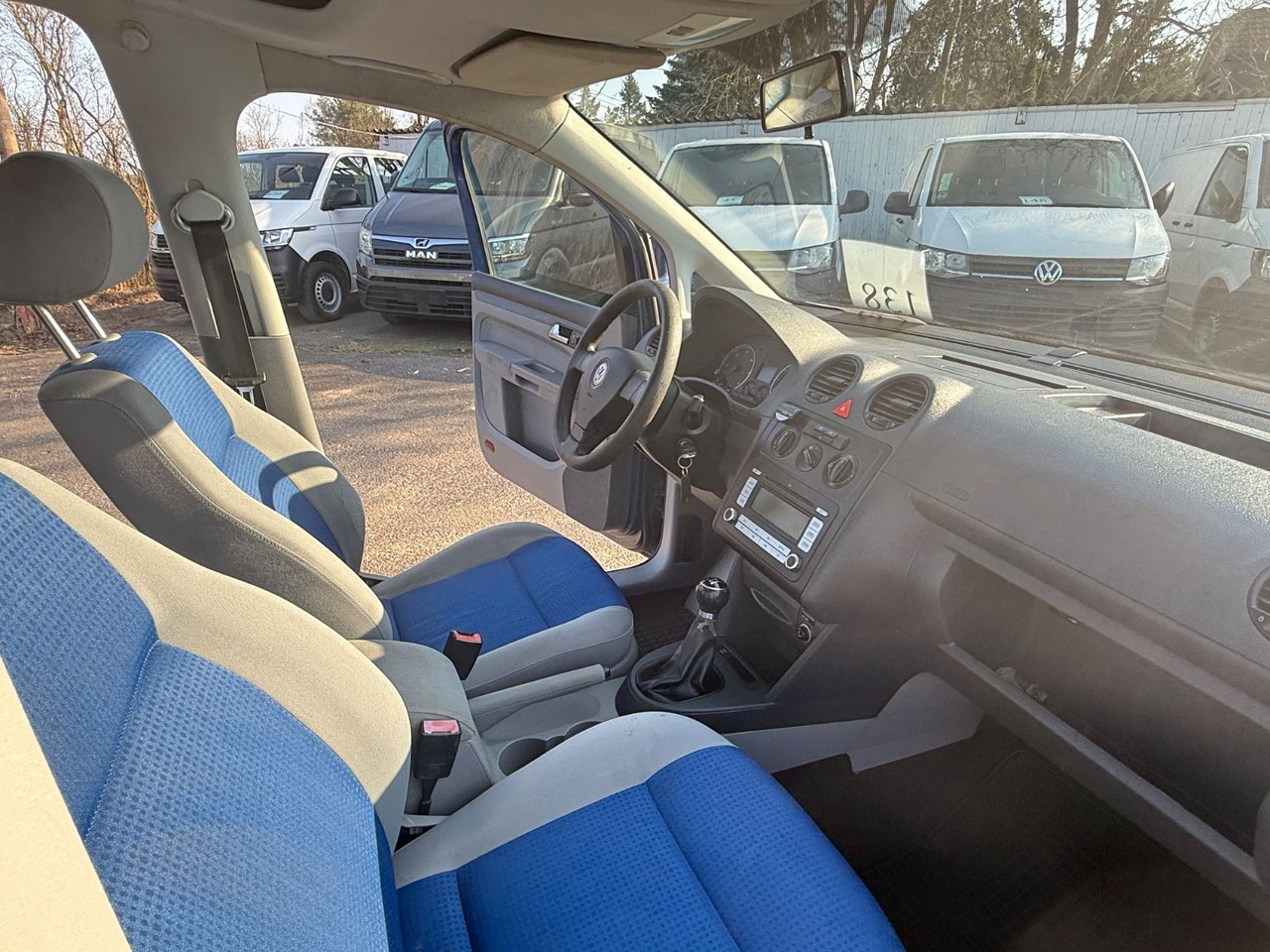 ميكروباص Volkswagen Caddy Life: صور 14