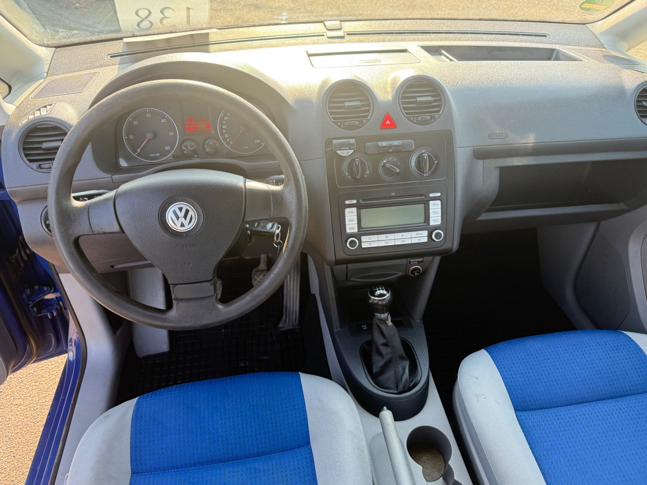 ميكروباص Volkswagen Caddy Life: صور 10